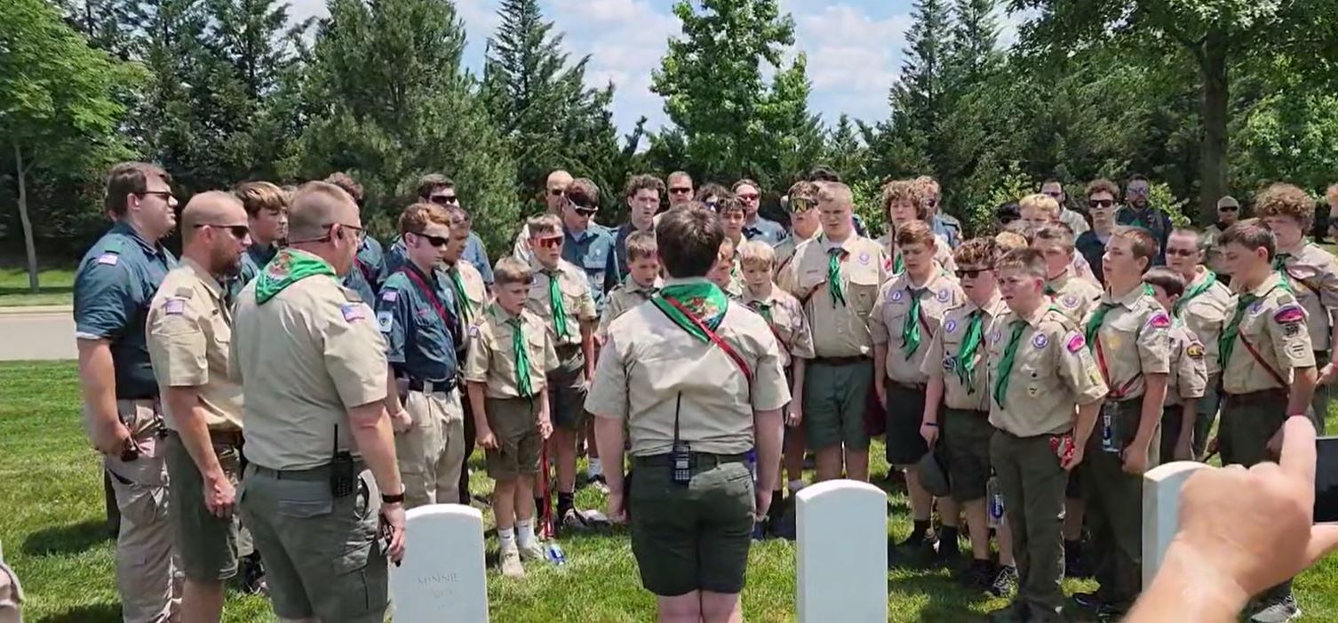 Evansville Boy Scouts honor local veteran buried in Arlington National Cemetery - Vimarsana News