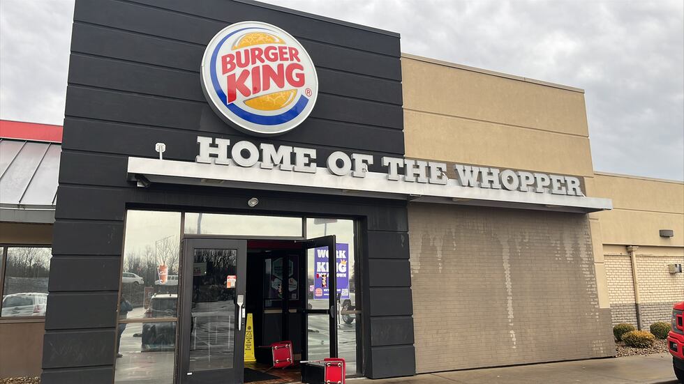 Fire sparked by lightning strike destroys Madisonville Burger King